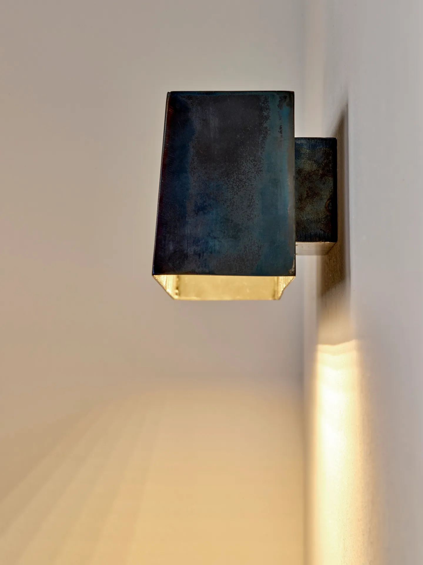 Lampada da parete Serax Nr.37 Nero Sofisticato L 33,5 W 10 H 9,5 CM di Koen Van Guijze